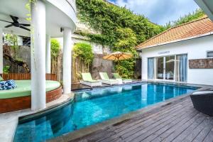 2 Villas - Right by the beach in central Seminyak