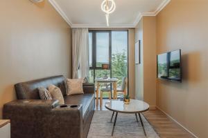 Laguna 1BR - Panoramic Golf, Lake, Sky Pools