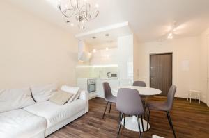 11-120 Hoffman House, Zolotoustivska 34, Kyiv centre, fantastic city view, 15 kW backup power, Petrovdom Apartment