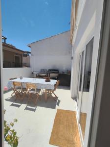 Spacious 4 bedroom townhouse with terraces and garage