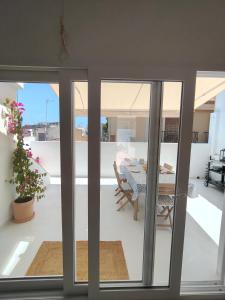 Spacious 4 bedroom townhouse with terraces and garage