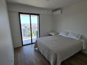 New 2 bedroom appartement with pool & ocean view