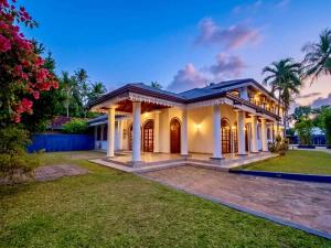 Open Waters Escape Villa Negombo