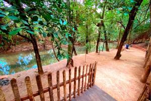 Seasonal apartment with access to the Rio de Águas Quentes