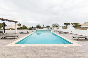 Luxury Villa with Heated Pool & Sea Views in Albufeira
