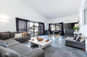 Luxury Villa with Heated Pool & Sea Views in Albufeira