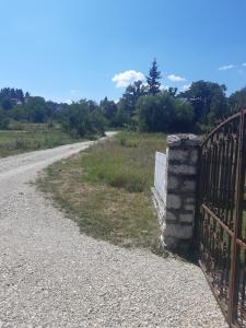Stara kuca Kremna