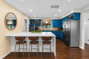 Be A Nomad - The Seabreeze 5BR Pool House