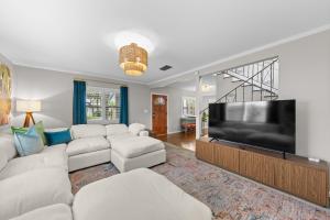 Be A Nomad - The Seabreeze 5BR Pool House