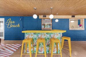 Be A Nomad - The Seabreeze 5BR Pool House