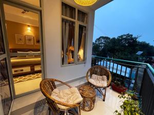 Dimora Homes, Bir