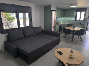 Sea and Mountain view holiday home 5 mins to Beach
