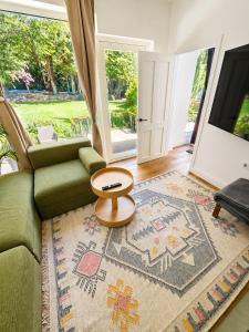 Contemporary Comfort - Sleeps 6