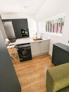 Contemporary Comfort - Sleeps 6