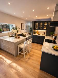 Contemporary Comfort - Sleeps 6