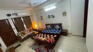 Budget friendly Modern 1BHK Flat Lift Parking Kitchen Nr Laxman Jhulla and Beach