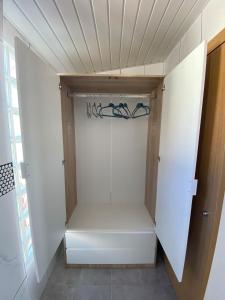 Beach Vibes Room