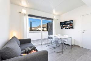 TOP New apartment center Los Cristianos