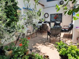 ANNEMOTIA - 2 storey House with Garden in Ayvalık Greek Neighborhood
