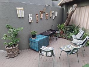 Elephants Den Khaya Izindluvo