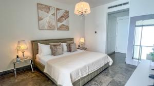 Amazing experience with ocean views on Balboa Ave 2