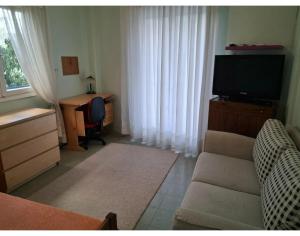 Simona home