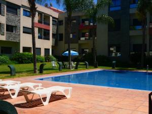 Ocean view and pool elegant cozy apartment