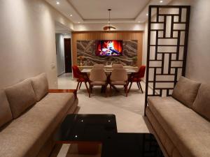 Ocean view and pool elegant cozy apartment
