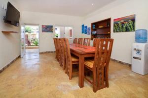 Private Queen Room with Beautiful Garden View
