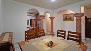 One story house, private pool, walk to beachfront