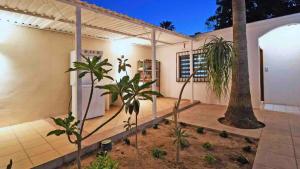 One story house, private pool, walk to beachfront