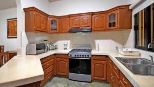 One story house, private pool, walk to beachfront