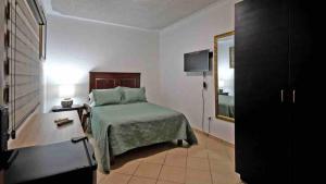 One story house, private pool, walk to beachfront