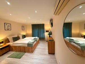 Hotel Restauracja Tawerna Gliwice - duży parking gratis