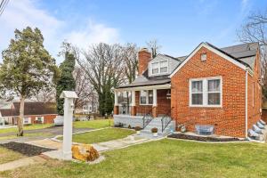 Short Drive to Capitol Hill-Convenient MD Homestay