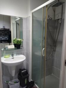 AJ Sea Residence Staycation Near SMX
