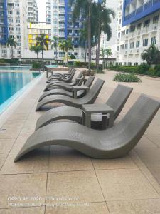 AJ Sea Residence Staycation Near SMX