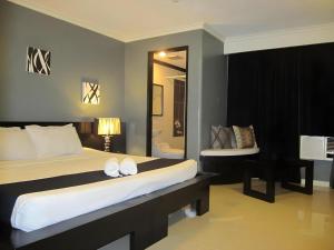 Richmond Plaza Hotel