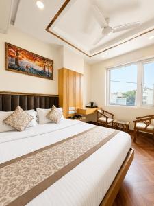 Hotel Aman Imperial Just Near By New Delhi Railway Station And Connaught Place