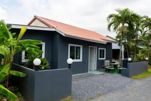 Beautiful 4 Bed Bungalow Close to Beach & Hotspots