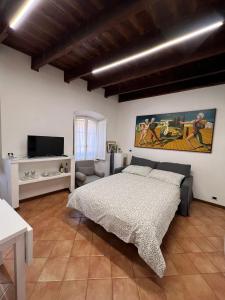 One-room apartment in the Spanish Steps area