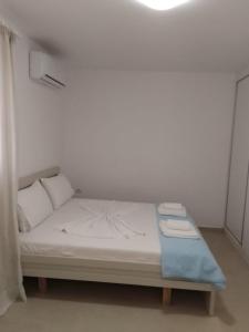 Lenadora Apartment