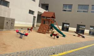 Appartment avec un grand piscine