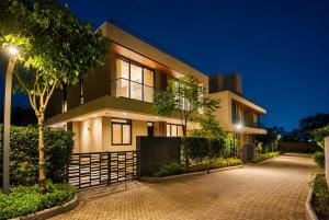ELIVAAS Signature Sakura Villa Japanese-Themed 4-BHK Villa with Private Pool, Open Terrace, Garden & Mountain-View Balcony