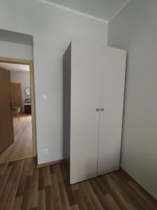 4-Bedroom Apartment - 200 m from Old Market Square