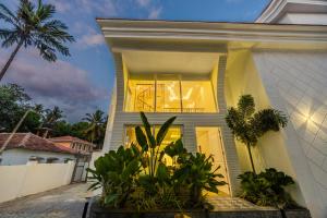 ELIVAAS Signature Mistwood 4-BHK Forest View Villa with Private Pool & Terrace
