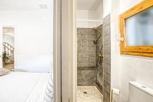 Ca la Matilde, Apartamento con piscina en casa pairal