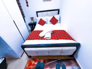 Classic Orchid Suites - Swimming Pool, Gym, Garden, Rooftop Restaurant