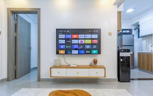 Stylish 1BR plus Private Office Utilities Included