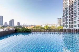 Luxury OnNutBTSE9 40SQMT Netflix & BTS& Pool & Gym YL